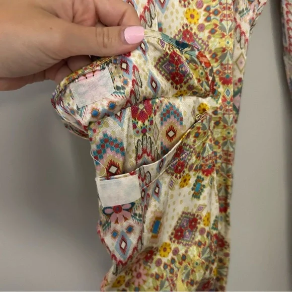 Johnny Was Landa Printed Drawstring Satin Cargo‎ Jogger Pants - Picture 3 of 7